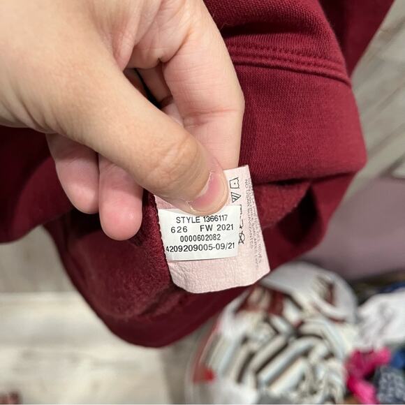 UNDER ARMOUR Chinese New Year Rival Fleece Crew Neck Sweatshirt w/pockets - Picture 5 of 11